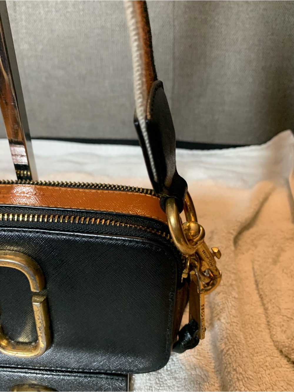 Marc Jacobs Black and Brown Double J Crossbody Camera Bag - Picture 6 of 8